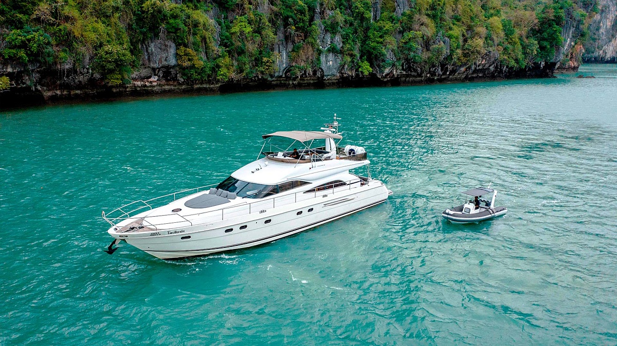 Аренда моторной яхты Princess 65 Oceana на Пхукете